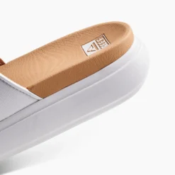 Reef Cushion Bondi Bay -Reef CJ2226 DTL2 scaled