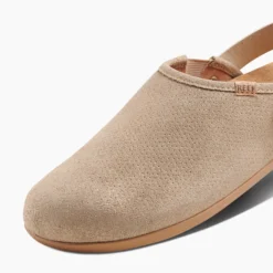 Reef Cushion Sage Suede -Reef CJ4269 DTL1 scaled